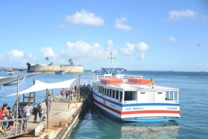 Bom fluxo de passageiros na Travessia SalvadorMorro de São Paulo nesta quinta-feira (4)